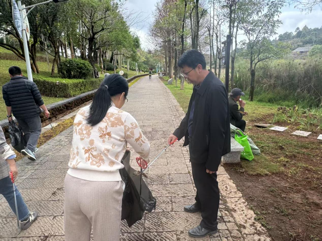 9837bdc9573c79c91c80b2c44c78d40