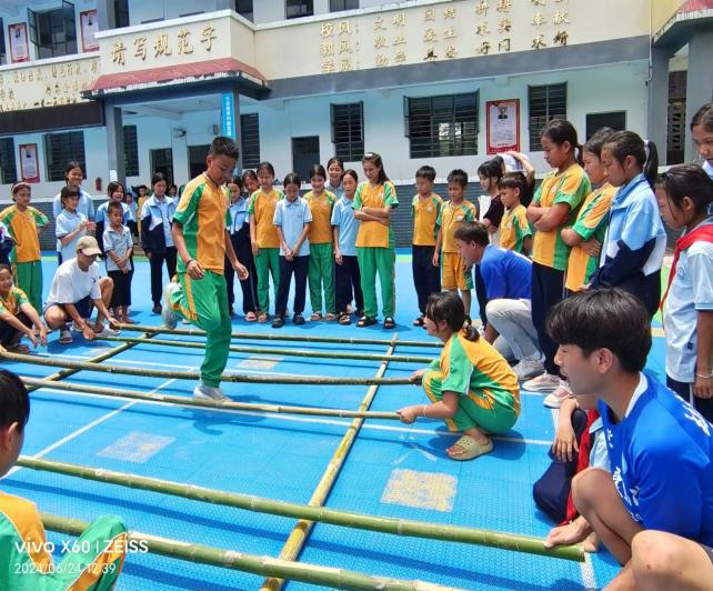 D:/桌面1/申报讲师职称个人陈述/竹竿舞.jpg竹竿舞